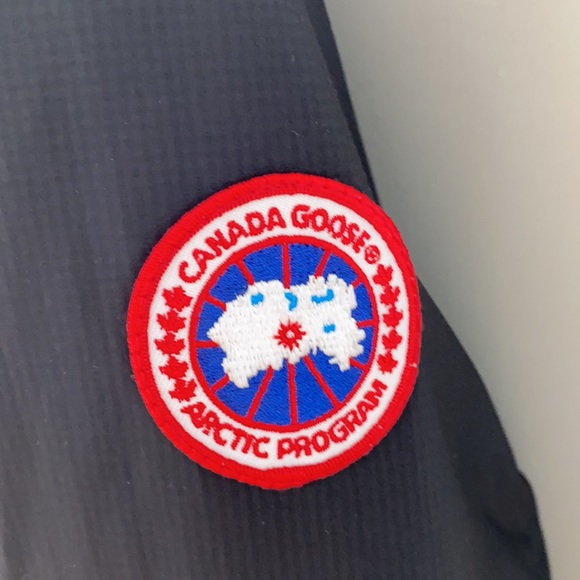 Canada Goose Lodge Hoody - Picture 2 of 8